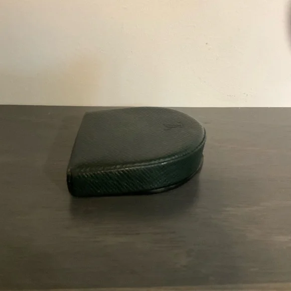 Louis Vuitton Taiga Coin Case - Picture 11 of 11